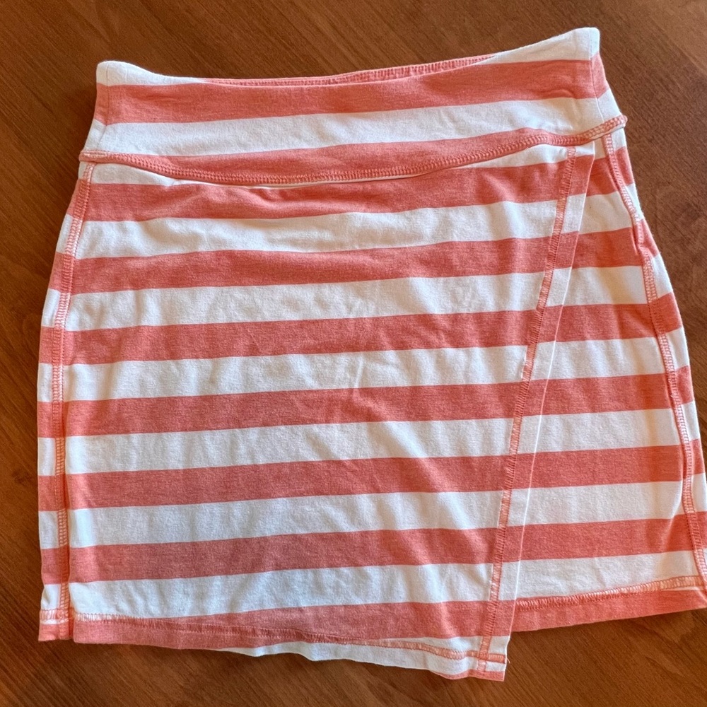 Athleta Women's Skirt Peach and‎ White Striped, Pull  On Mini Size XS